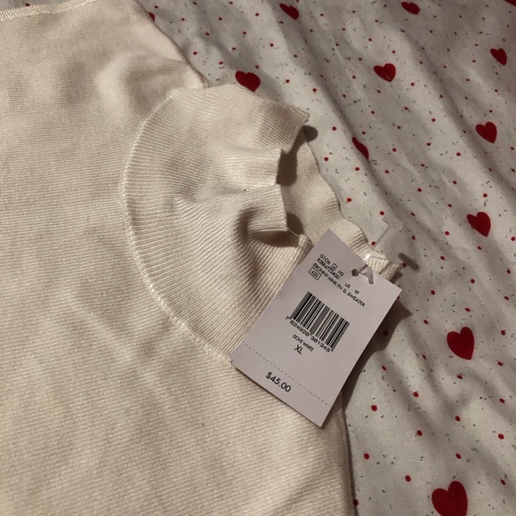 Off white new turtleneck sweater sleeveless, cute. - Picture 3 of 5